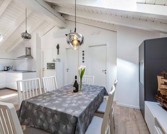 Perla Azzurra mit Seezugang - Toscolano-Maderno - Essbereich