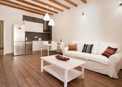 Lodging Apartments Gracia - Barcelona - Living room