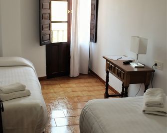 Pensión Sevillano - Nerja - Bedroom