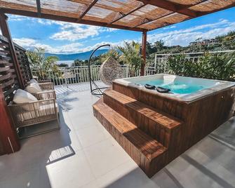 Villa Verde Bangalô - Garopaba - Sc - Garopaba - Balcony