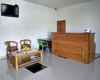 Victory Hotel - Ruteng - Recepción