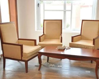 The Apartel - Kumasi - Living room