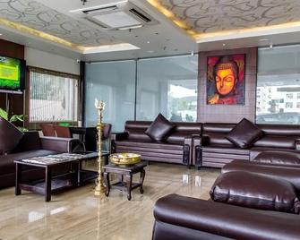 OYO 1302 Hotel Green Apple - Visakhapatnam - Lounge