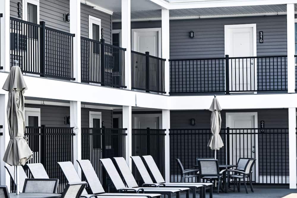 Atlantic Oceanfront Hotel, Wells Beach - וולס - פטיו