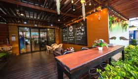 Lao Lao Cafe & Hostel - Vientiane - Ravintola