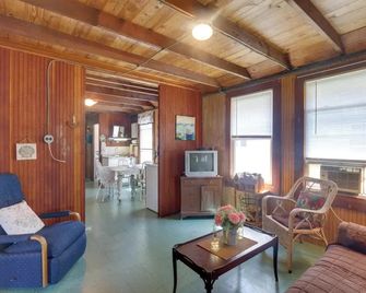 Grandmas Cottage With Sunroom Walk To Be - Old Saybrook - Salon