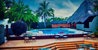 Chrismar Hotel Lusaka - Lusaka - Svømmebasseng