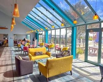 Jetpark Hamilton Airport Hotel - רוקוהיאה - לובי