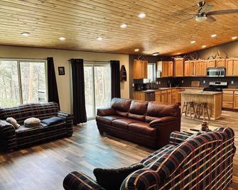 Your home away from home mountain cabin - Bayfield - Living room
