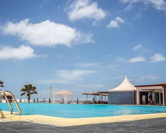 Solmar apartment - Espargos - Bể bơi