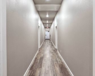 Bright San Marcos Apartment with Ideal Location - San Marcos - Коридор