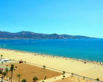 Apartaments Del Port III Empuriabrava - Empuriabrava - Beach