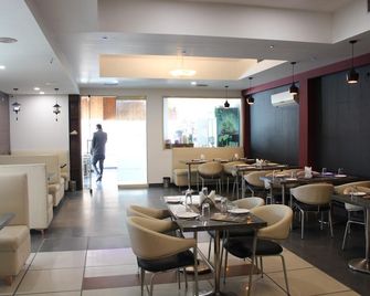 Aa Hotels & Resorts - Kala Amb - Kāla Āmb - Restaurante