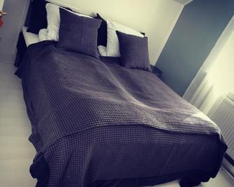 Katrinelund Bed and Breakfast - Tikøb - Bedroom