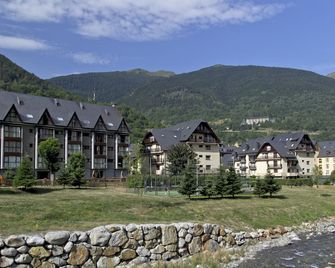 Aparthotel La Vall Blanca - Viella Mitg Arán