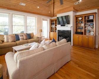 449 Tarpon Blvd - Saint Helena Island - Living room