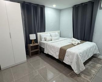 Charming 1-bedroom apartment in gorgeous Sint Maarten with WiFi, AC - Simpson Bay - Schlafzimmer