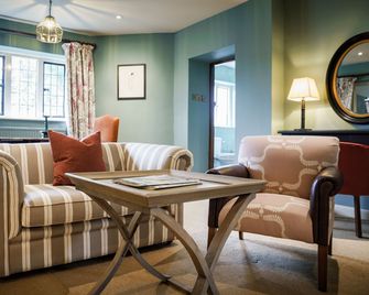 The Bear Of Rodborough Hotel - Stroud - Living room