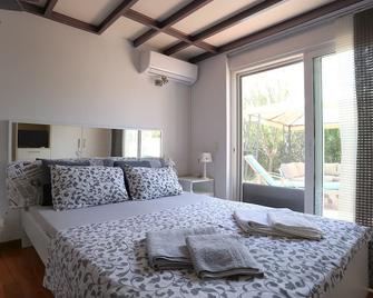 Thimari Sports & Spa with private pool and jacuzzi - Sounion - Bedroom