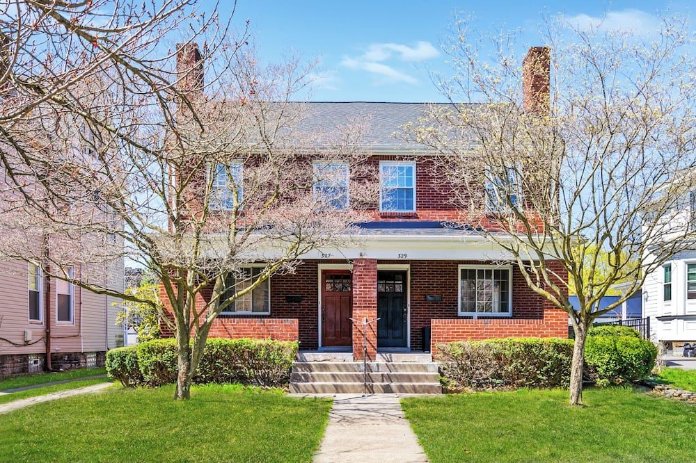 Bright Sewickley Village House, 2BR + Office & Living Room Futon, Walk to Shops