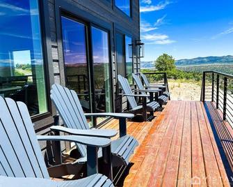 Bryce View Cabin - New Cabin with Amazing Views! - Alton - Balcón