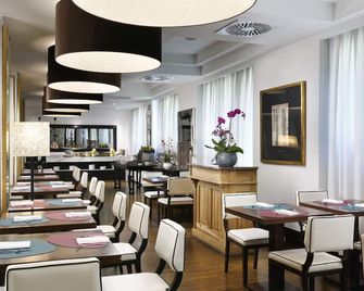 فندق بوليتسر - روما - مطعم