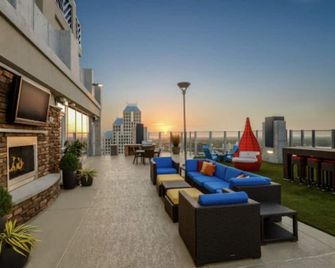 Rooftop pool highrise views - Orlando - Balcony