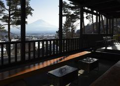 Kawaguchiko Country Cottage Ban - Glamping Resort - - Fujikawaguchiko - Balcony