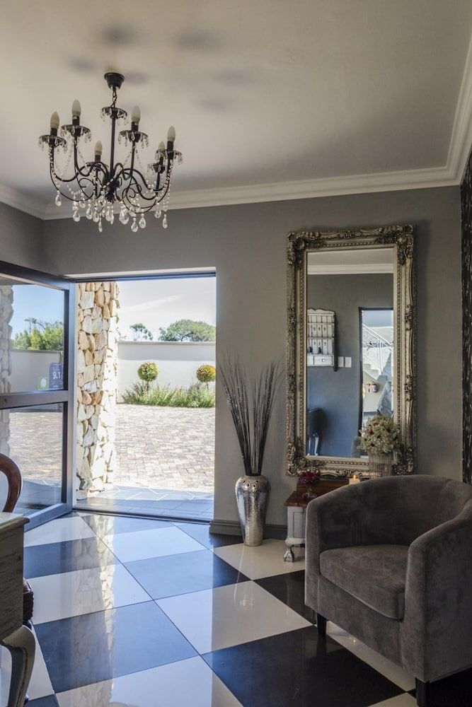 ستون أوليف جست هاوس