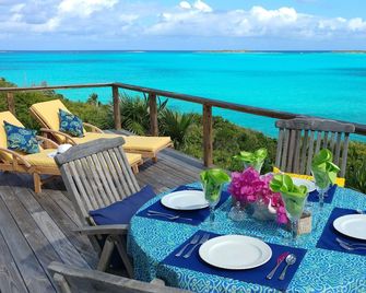 Xanadu House.Featured on HGTV's Bahama's Life. A Captivating Caribbean Hideaway. - Georgetown - Balkón