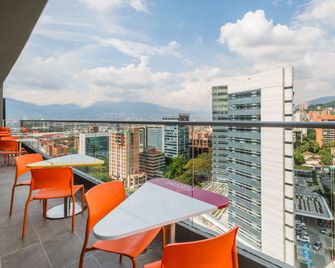 Hampton by Hilton Medellin - Medellín - Balkon