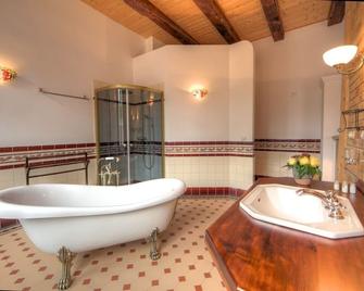 Jagdschloss Waldsee Hotel & Ferienpark - Feldberg - Bathroom