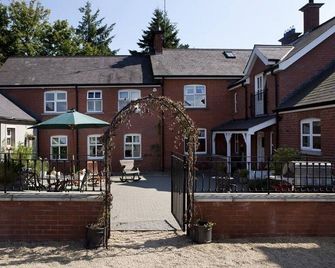 Lisnacurran B&B - The Oriental Room - Dromore - Building