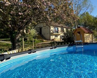 Cottage-Gite -Chez Flo et Marc - Valloire-sur-Cisse - Pool