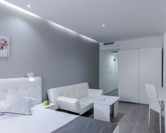 Boutique Urban Madrid Serrano - Madrid