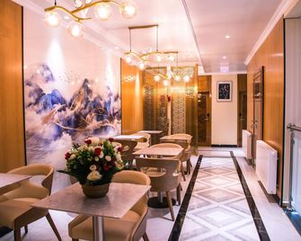 Mr.Liao Hotel - Himberg