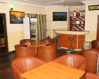 Xcape Hotels and Suites Ltd - Calabar - Restaurante