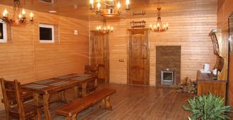 Guest House Metelitsa - Salekhard - Dining room