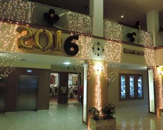 Hotel Atlantis Wellness & Conference - Hajdúszoboszló - Lobby