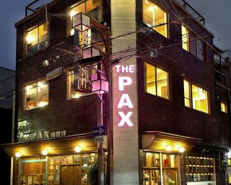 The Pax Hostel - Ô-sa-ka - Toà nhà