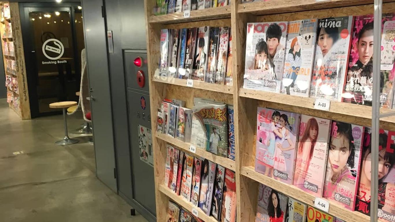 伯斯奈特咖啡廳及膠囊旅館