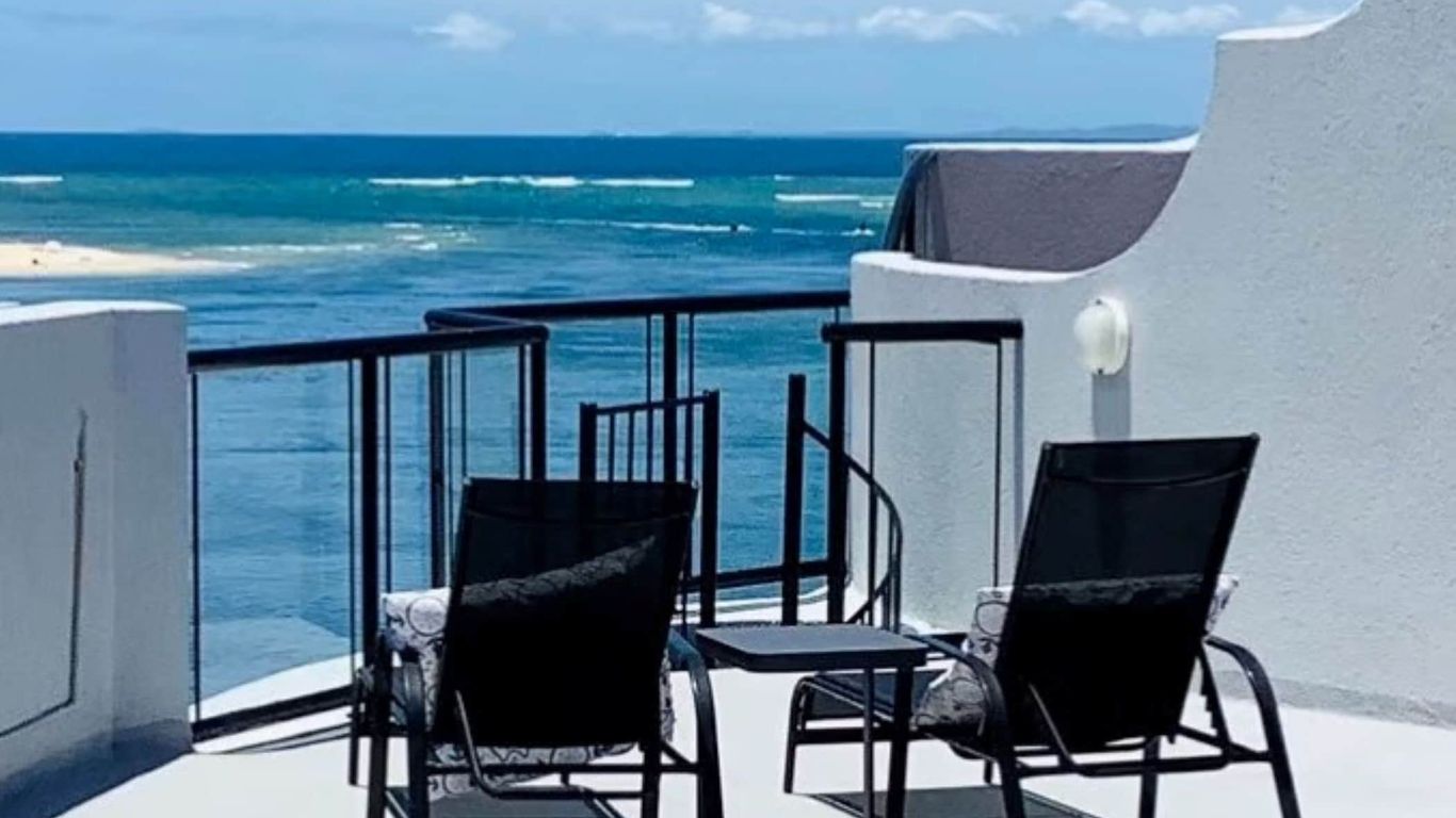 La Promenade Absolute Waterfront Apartments