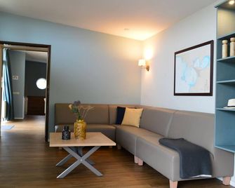 Bungalow in Netherlands with Dune Garden - 's-Gravenzande - Living room