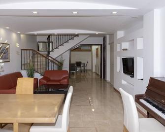 The beautiful cottage - Jerusalem - Living room