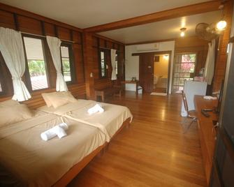 Nicslongstay Hotel - Ban Patirup Thidin - Спальня