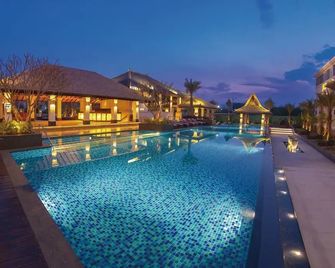 廈門日月谷溫泉度假村 - 廈門 - 游泳池