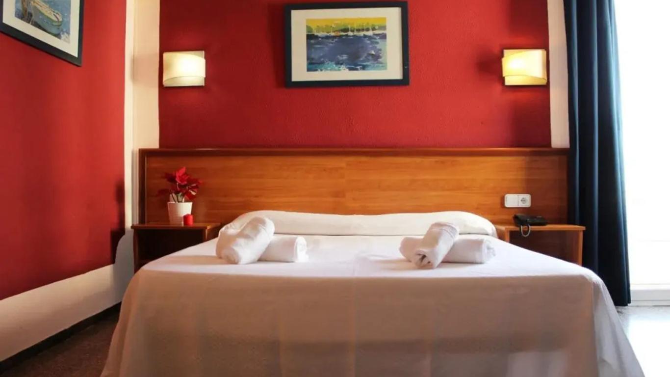 Vintage Hotel Mercedes