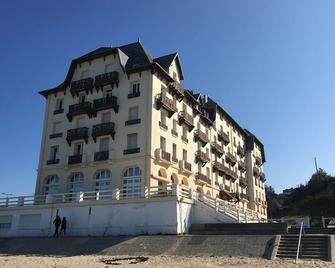 Studio Les Pieds dans l'eau - Donville-les-Bains - Bâtiment