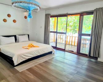 Koh Rong Beach Hostel and Bungalows - Koh Rong - Bedroom