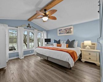 Blue Heron Bungalow at Lake Tillery - Albemarle